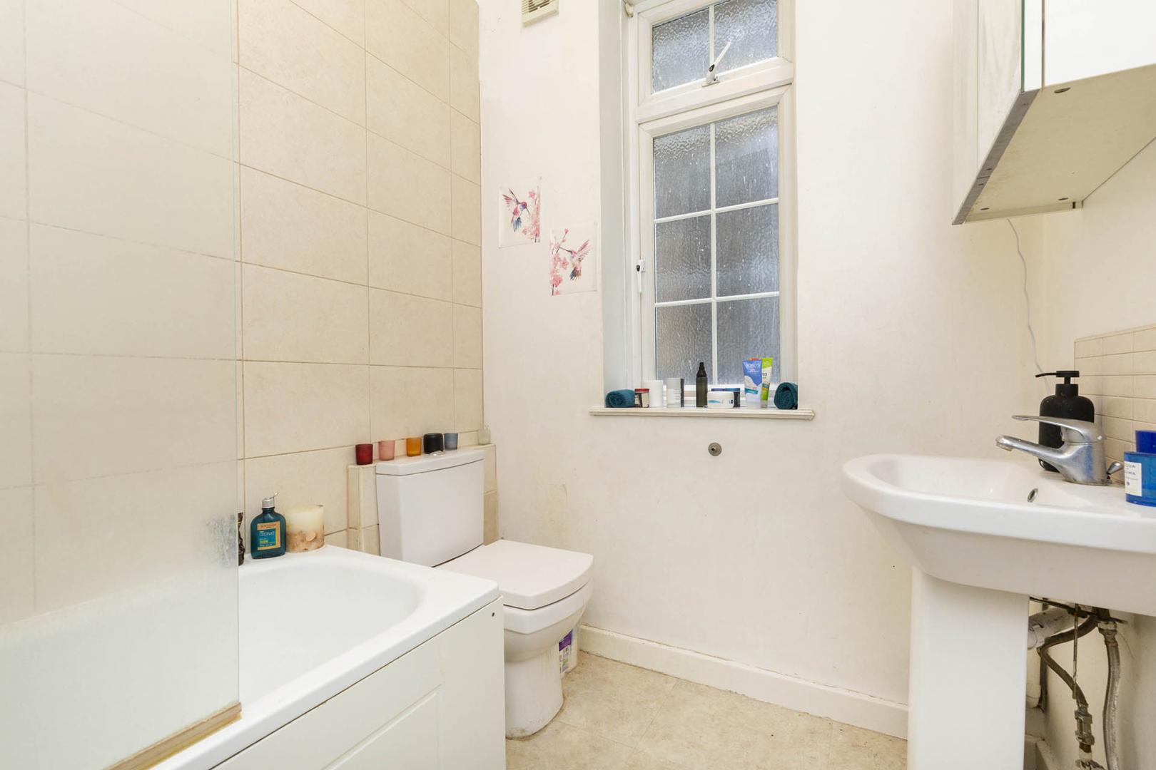 Lovely Garden apartment Richborough Road, Kilburn